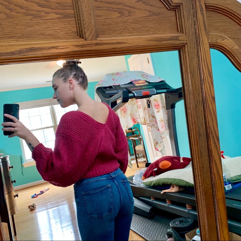 🍇 ASOS Knit V-Neck Sweater in Raspberry - Picture 4 of 8